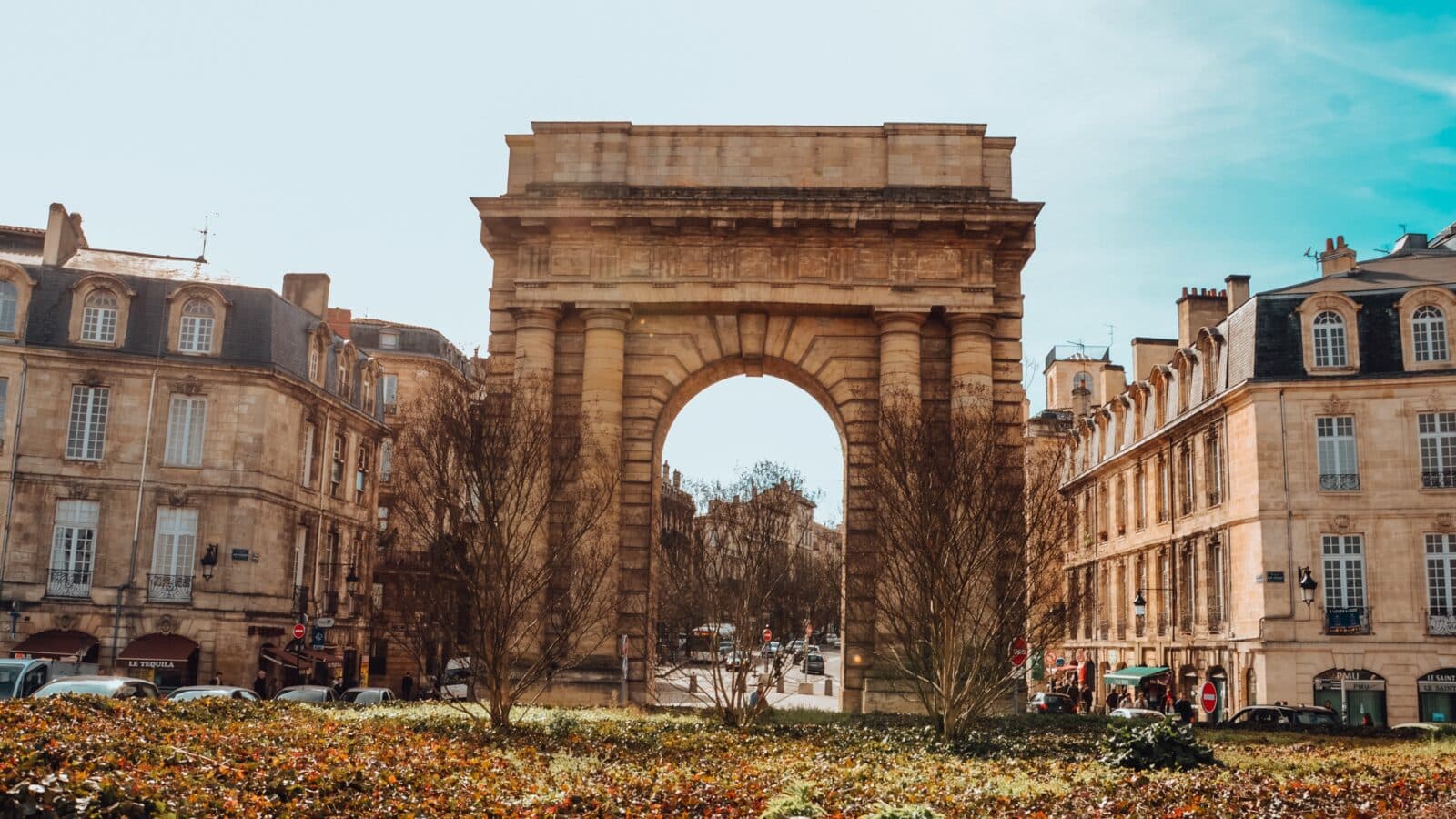 Porte de Bourgogne à Bordeaux, monument emblématique du centre historique