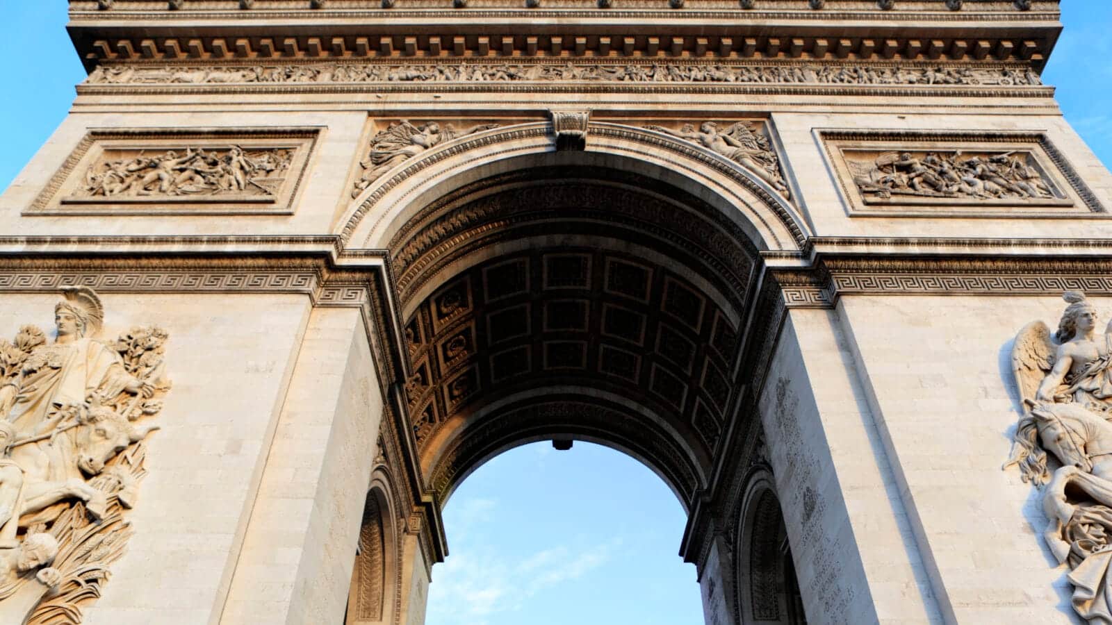 L'Arc de Triomphe, monument emblématique de Paris
